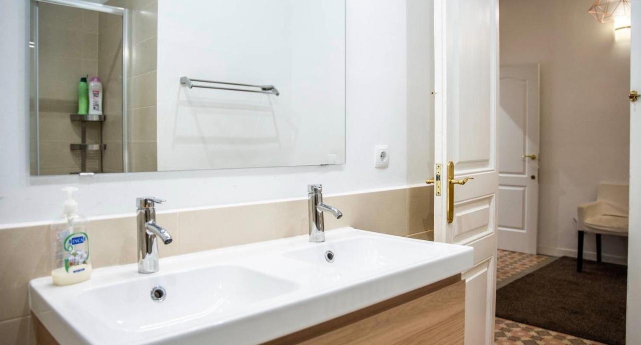 Eixample - Pova Apartment Barcelona